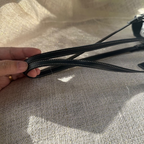 Coach Signature Canvas Tote (J1K‑6090) - Picture 4 of 16